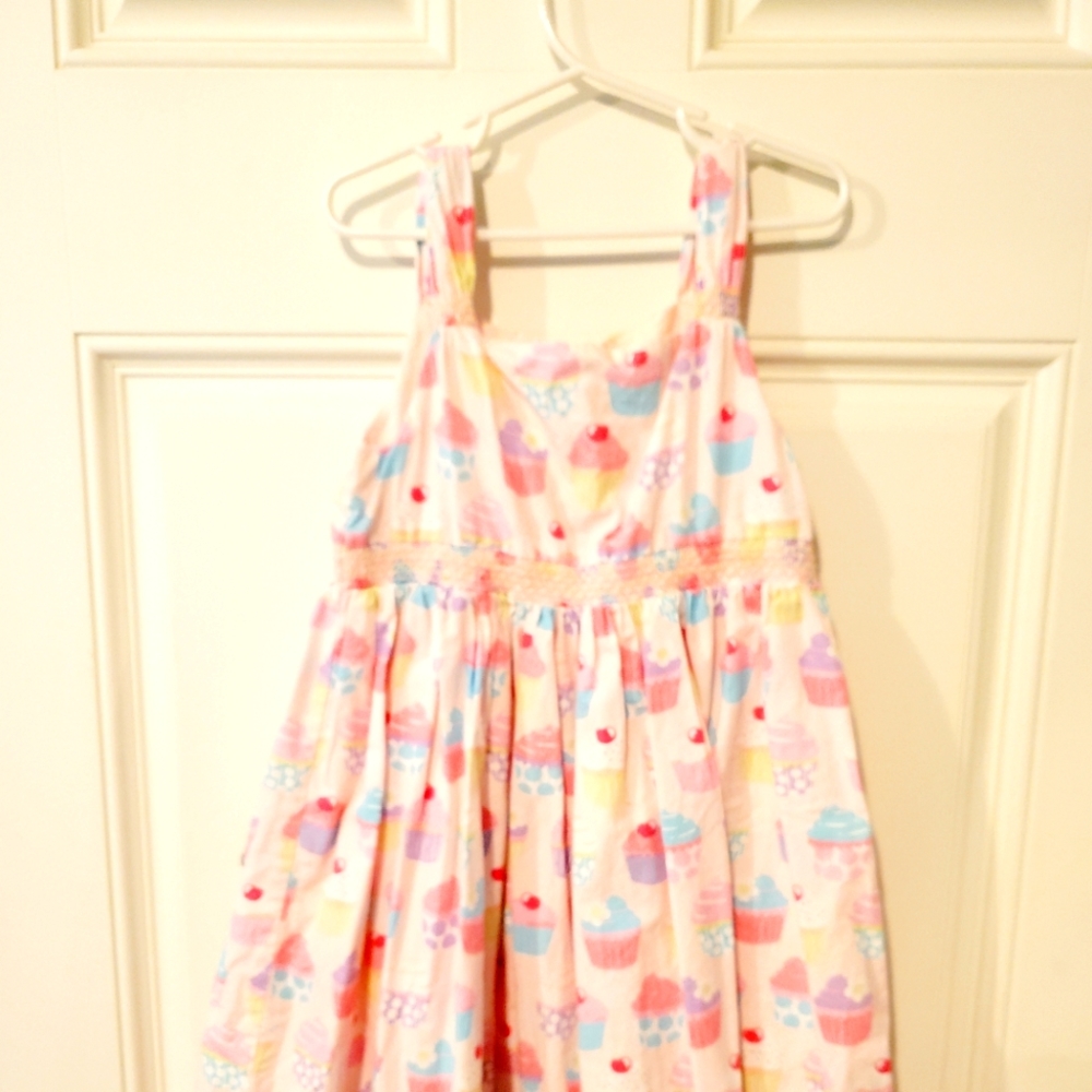 Gymboree Dress Size 6/ 7 cupcake